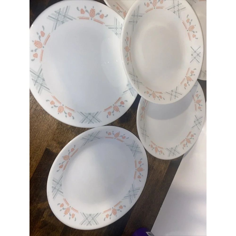 7 Corelle by Corning DUTCH LATTICE 6 3/4